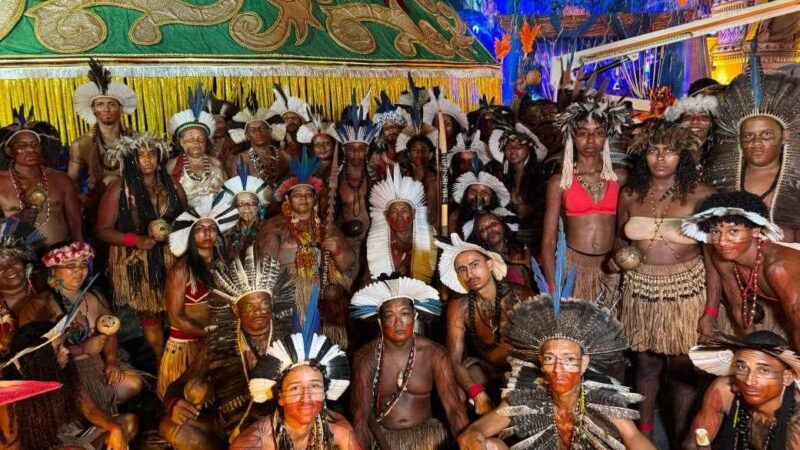 TUPINAMBÁS DE OLIVENÇA PARTICIPAM DE DESFILE NO CARNAVAL DE SÃO PAULO