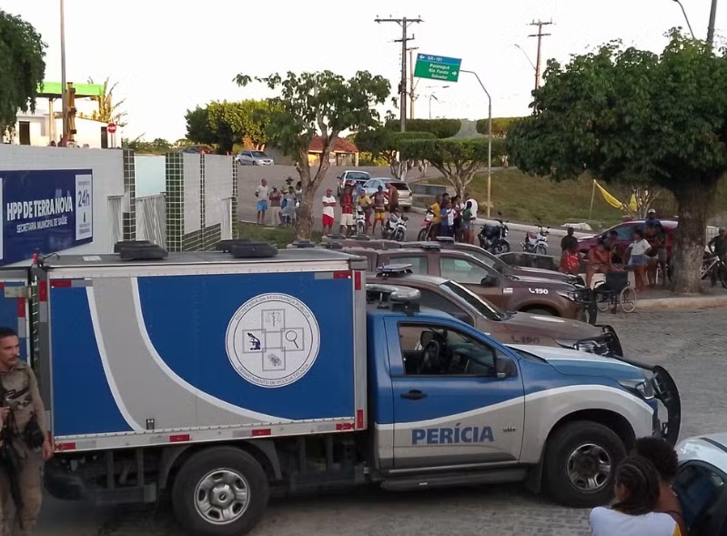 SEIS HOMENS TOMBAM EM CONFRONTO POLICIAL NA REGIÃO METROPOLINA DE SALVADOR, NESTA MADRUGADA