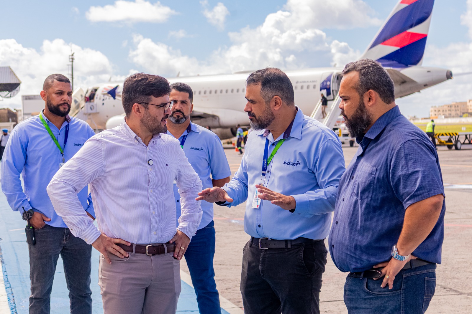 PREFEITO VALDERICO JÚNIOR DISCUTE MELHORIAS NO AEROPORTO JORGE AMADO