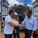 PREFEITO AUGUSTO CASTRO ENTREGA AMBULÂNCIA 0KM PARA MELHORAR ATENDIMENTO EM ITABUNA