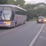 ÔNIBUS DA ROTA PERDE RODA TRASEIRA. CONFIRA