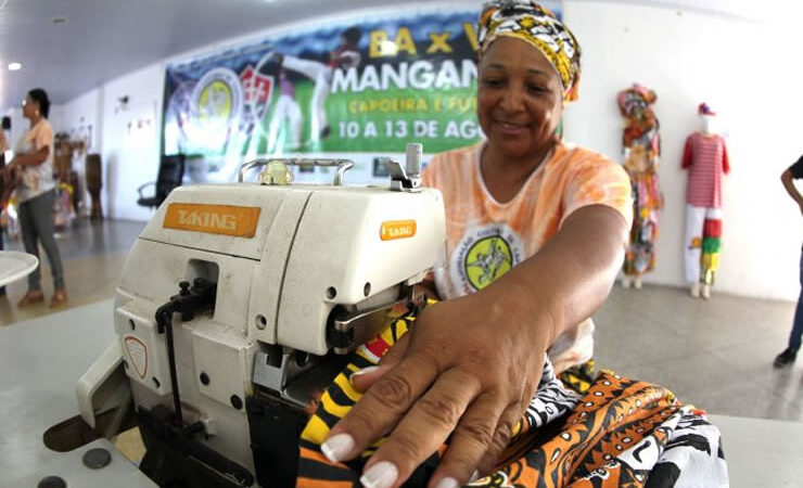 MULHERES SÃO MAIORIA EM IDADE ATIVA NA BAHIA, MAS GANHAM MENOS E TÊM MENOS ESPAÇO NO MERCADO DE TRABALHO