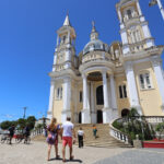 GRUPO IRMÃOS NA FÉ LEVA ENCENAÇÃO DA PAIXÃO DE CRISTO ÀS ESCADARIAS DA CATEDRAL DE ILHÉUS