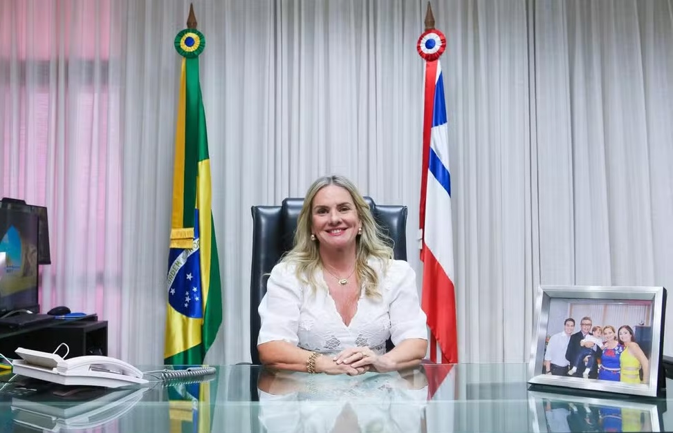 UM MÊS À FRENTE DA ALBA: IVANA BASTOS PRIORIZA TRANSPARÊNCIA E PARTICIPAÇÃO POPULAR