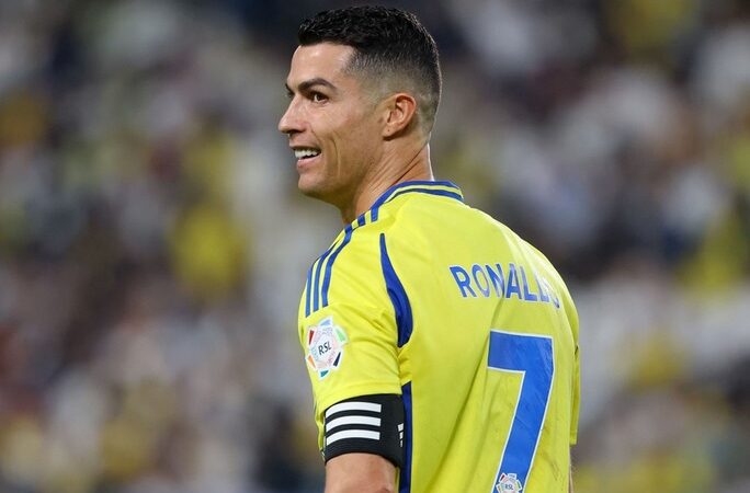 CRISTIANO RONALDO NO BOTAFOGO? DIREÇÃO DO CLUBE VÊ VIABILIDADE, DIZ JORNAL