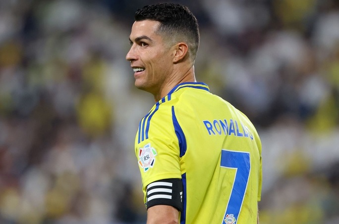 CRISTIANO RONALDO NO BOTAFOGO? DIREÇÃO DO CLUBE VÊ VIABILIDADE, DIZ JORNAL