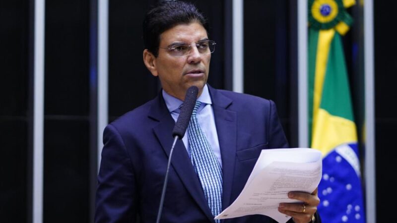 CLAUDIO CAJADO ADMITE CONVITES DE OUTROS PARTIDOS E AVALIA SAIR DO PP