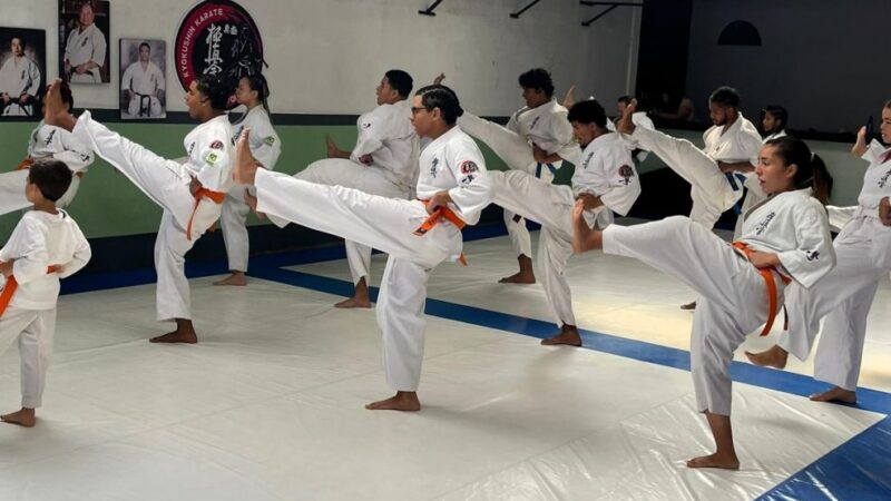 SECRETARIA DE ESPORTES OFERECE AULAS GRATUITAS DE KARATÊ PARA SERVIDORES DE ITABUNA