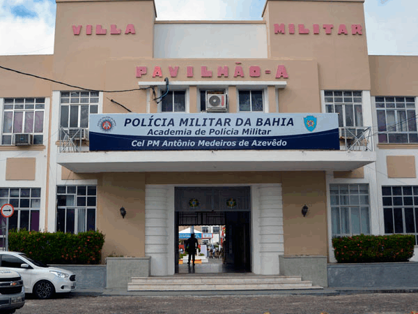 ACADEMIA DA PM BAHIA PUBLICA FRASE DE NAZISTA E GERA REVOLTA