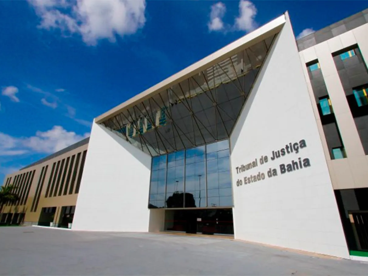 GREVE NO TJ-BA: SERVIDORES COBRAM REAJUSTE APÓS 8 ANOS SEM AUMENTO
