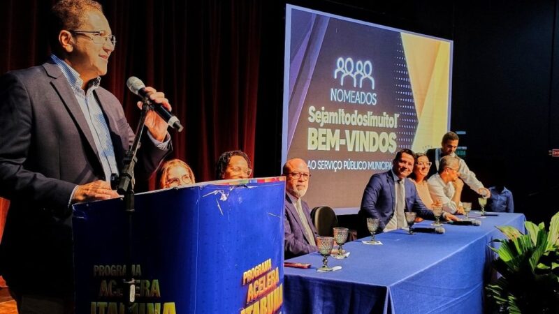 PREFEITO AUGUSTO CASTRO ASSINA NOMEAÇÃO DE NOVOS SERVIDORES EM ITABUNA