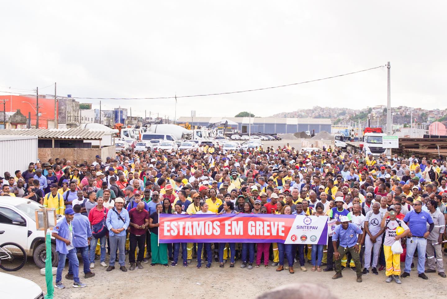 SEM ACORDO, MAIS DE 20 MIL TRABALHADORES DA CONSTRUÇÃO PESADA ENTRAM EM GREVE NA BAHIA