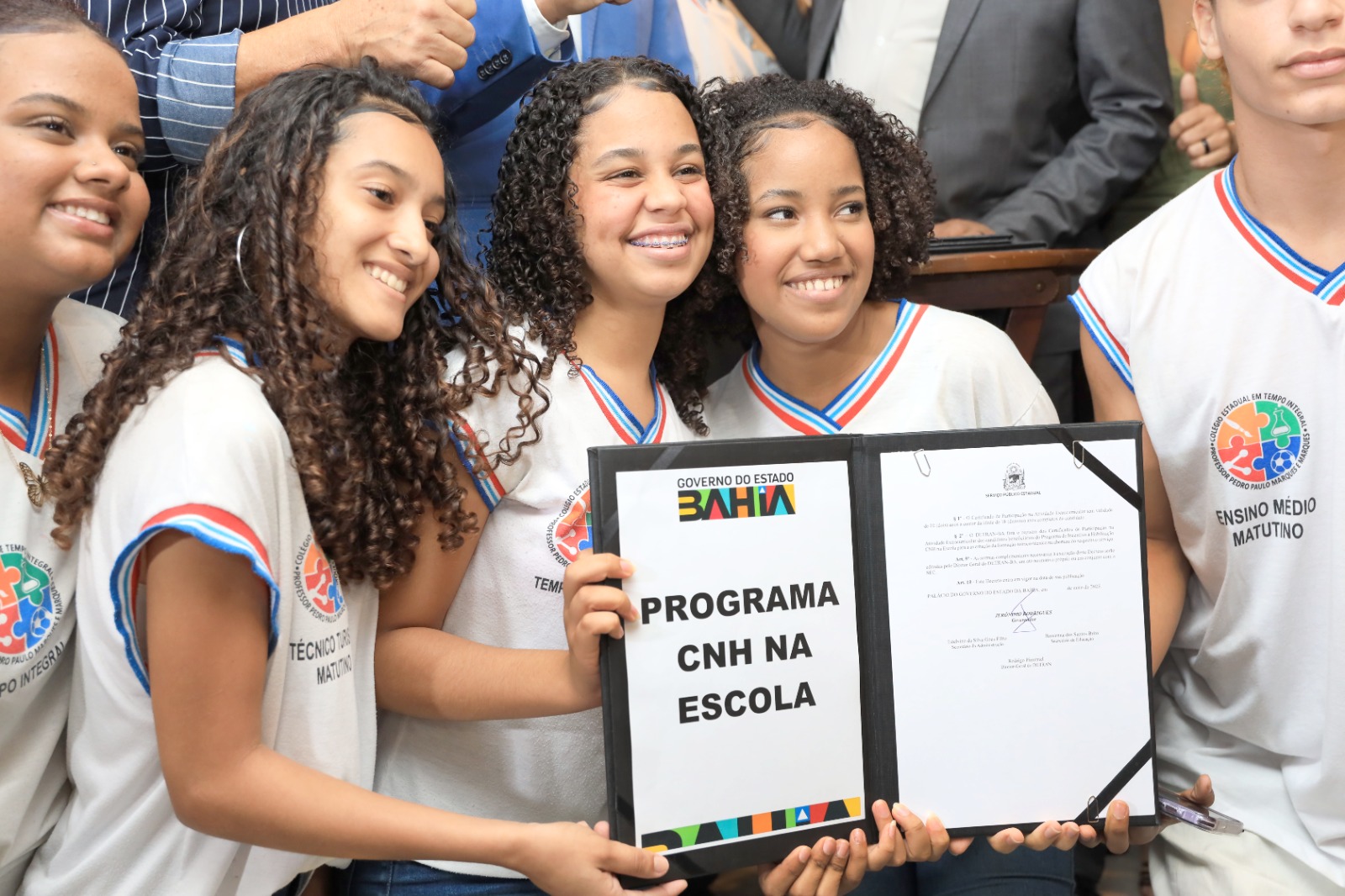 ESTUDANTES DA REDE PÚBLICA DA BAHIA PODEM TIRAR CNH GRATUITA; INSCRIÇÃO VAI ATÉ 30 DE JUNHO