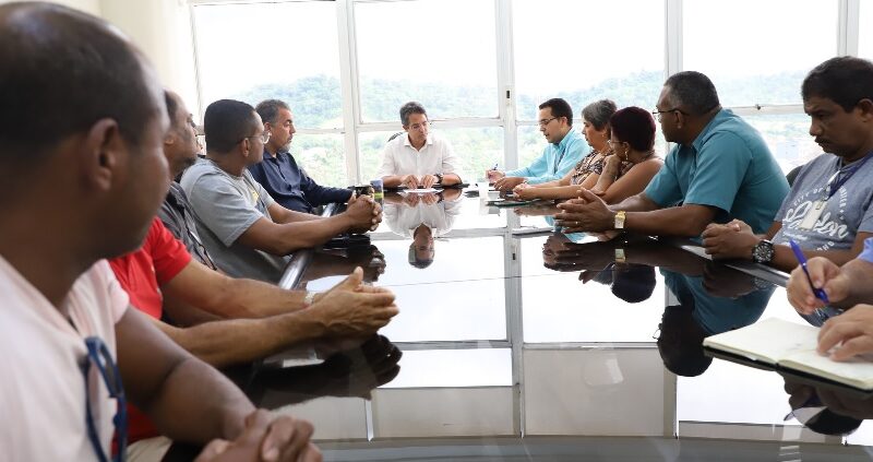 JERÔNIMO AUTORIZA REAJUSTE SALARIAL PARA SERVIDORES DE NÍVEL DE APOIO DAS UNIVERSIDADES ESTADUAIS