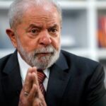 LULA CHAMA BOLSONARO DE FUJÃO E CRITICA VIAGEM DE EDUARDO AOS EUA