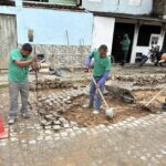 PREFEITURA DE ILHÉUS REALIZA REASSENTAMENTO DE PARALELEPÍPEDOS NO CSU E NO NOSSA SENHORA DA VITÓRIA