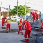 Prefeitura de Ilhéus reforça operação tapa buracos no bairro Teotônio Vilela