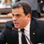 JONGA BACELAR ACUSA EX-PREFEITO DE CANAVIEIRAS DE DESVIO DE VERBA PARLAMENTAR: ‘BOTOU NO BOLSO’