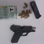 MOMENTO DE TENSÃO EM SALVADOR: SUPOSTO POLICIAL MILITAR EMBRIGADO SACA ARMA EM BAR LOTADO