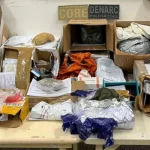 HOMEM É PRESO COM DROGAS E MUNIÇÕES EM AGÊNCIA DOS CORREIOS
